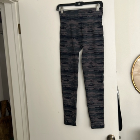 Camo leggings - Picture 1 of 2